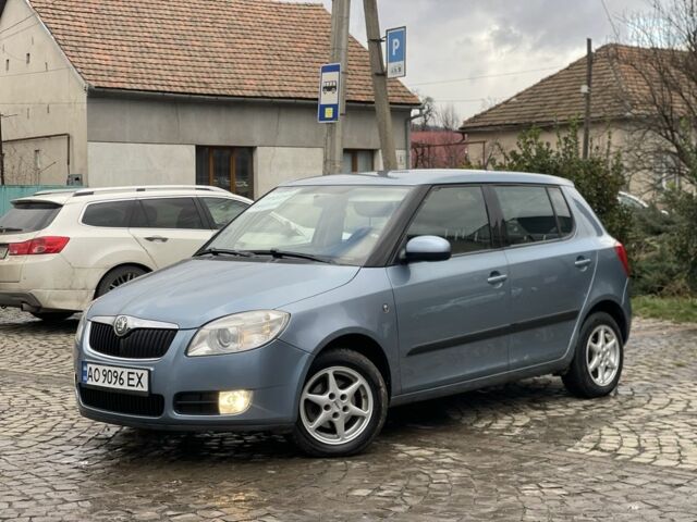 Синий Шкода Фабия, объемом двигателя 1.4 л и пробегом 230 тыс. км за 4400 $, фото 2 на Automoto.ua
