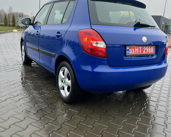 Синий Шкода Фабия, объемом двигателя 1.6 л и пробегом 202 тыс. км за 6900 $, фото 7 на Automoto.ua