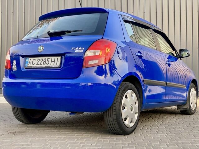 Синий Шкода Фабия, объемом двигателя 1.2 л и пробегом 225 тыс. км за 3300 $, фото 2 на Automoto.ua