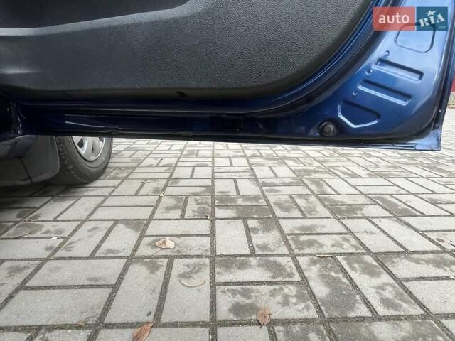 Синий Шкода Фабия, объемом двигателя 1.2 л и пробегом 201 тыс. км за 5150 $, фото 13 на Automoto.ua