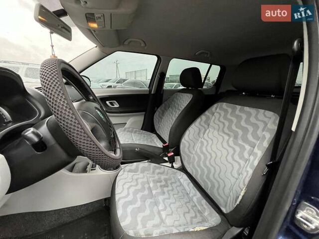 Синий Шкода Фабия, объемом двигателя 1.4 л и пробегом 170 тыс. км за 5300 $, фото 46 на Automoto.ua
