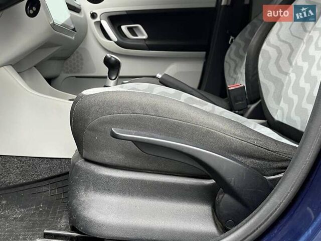 Синий Шкода Фабия, объемом двигателя 1.4 л и пробегом 170 тыс. км за 5300 $, фото 17 на Automoto.ua
