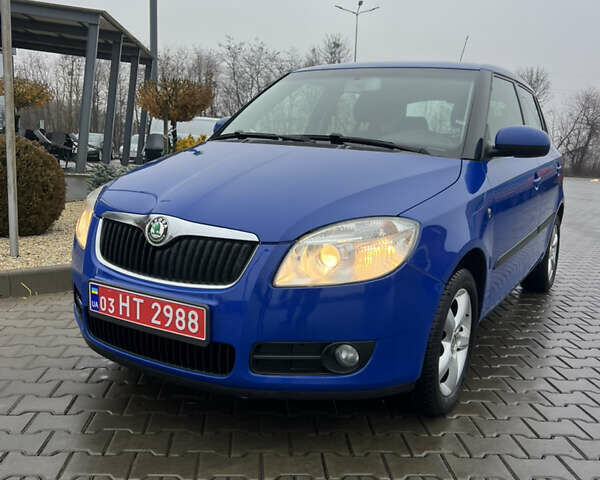 Синий Шкода Фабия, объемом двигателя 1.6 л и пробегом 202 тыс. км за 6900 $, фото 2 на Automoto.ua