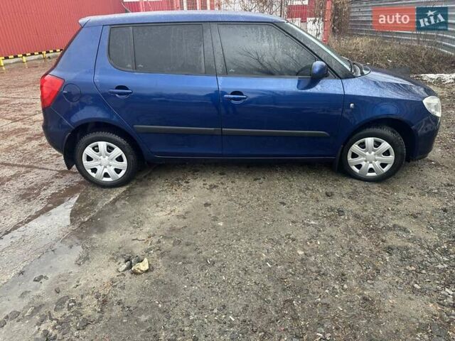 Синий Шкода Фабия, объемом двигателя 1.6 л и пробегом 177 тыс. км за 6500 $, фото 1 на Automoto.ua