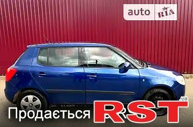 Синій Шкода Фабія, об'ємом двигуна 1.4 л та пробігом 196 тис. км за 4500 $, фото 7 на Automoto.ua