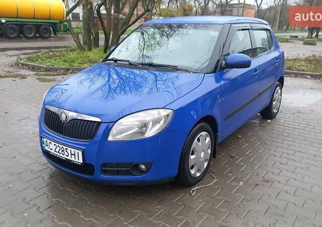 Синий Шкода Фабия, объемом двигателя 1.2 л и пробегом 252 тыс. км за 4500 $, фото 5 на Automoto.ua