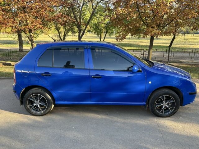 Синій Шкода Фабія, об'ємом двигуна 1.4 л та пробігом 220 тис. км за 4650 $, фото 3 на Automoto.ua