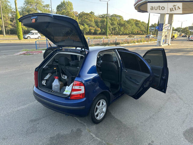 Синий Шкода Фабия, объемом двигателя 1.2 л и пробегом 198 тыс. км за 3700 $, фото 12 на Automoto.ua