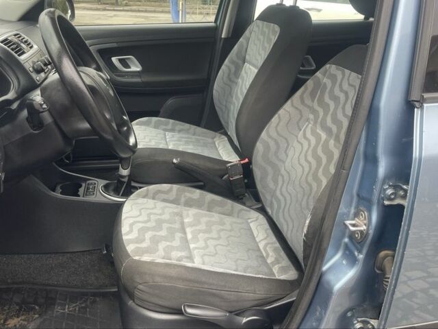 Синий Шкода Фабия, объемом двигателя 1.4 л и пробегом 230 тыс. км за 4400 $, фото 22 на Automoto.ua