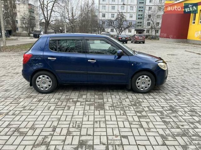 Синий Шкода Фабия, объемом двигателя 1.2 л и пробегом 201 тыс. км за 5150 $, фото 1 на Automoto.ua