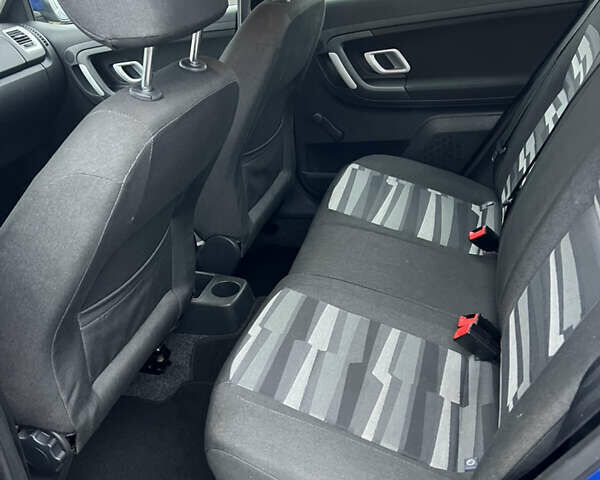 Синий Шкода Фабия, объемом двигателя 1.6 л и пробегом 202 тыс. км за 6900 $, фото 11 на Automoto.ua