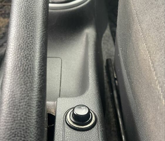 Синий Шкода Фабия, объемом двигателя 1.4 л и пробегом 230 тыс. км за 4400 $, фото 17 на Automoto.ua