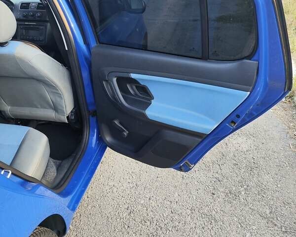 Синій Шкода Фабія, об'ємом двигуна 1.39 л та пробігом 253 тис. км за 6650 $, фото 18 на Automoto.ua