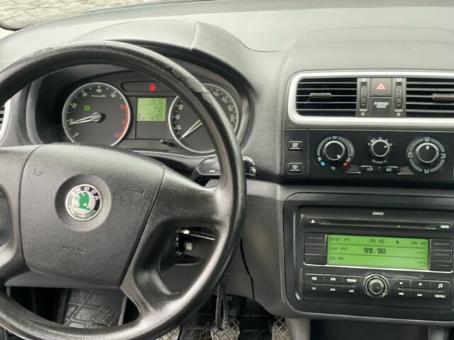 Синий Шкода Фабия, объемом двигателя 1.4 л и пробегом 230 тыс. км за 4400 $, фото 15 на Automoto.ua