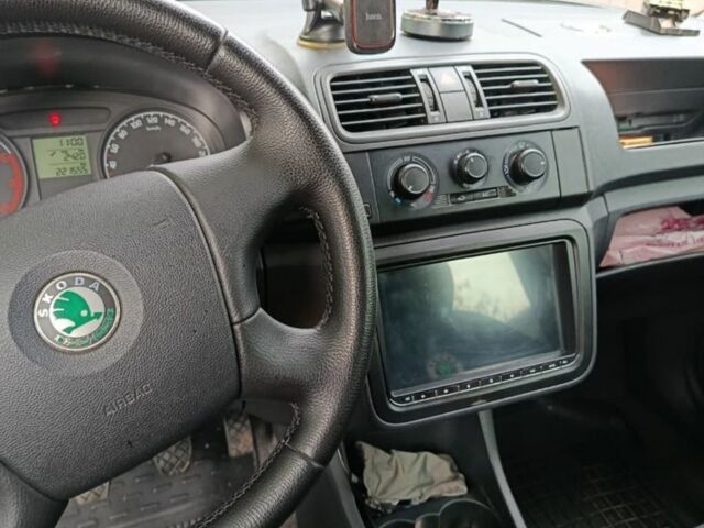 Синий Шкода Фабия, объемом двигателя 1.4 л и пробегом 220 тыс. км за 4900 $, фото 4 на Automoto.ua