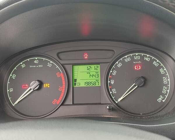 Синий Шкода Фабия, объемом двигателя 1.2 л и пробегом 199 тыс. км за 4800 $, фото 11 на Automoto.ua