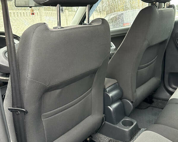 Синий Шкода Фабия, объемом двигателя 1.39 л и пробегом 280 тыс. км за 4800 $, фото 22 на Automoto.ua