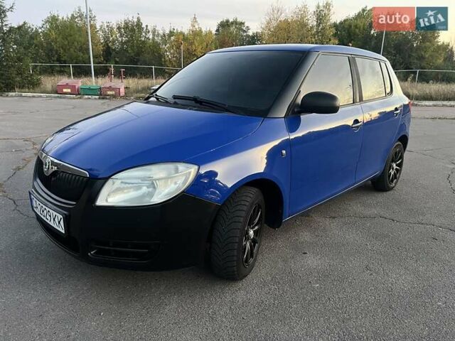 Синій Шкода Фабія, об'ємом двигуна 1.2 л та пробігом 250 тис. км за 2800 $, фото 5 на Automoto.ua