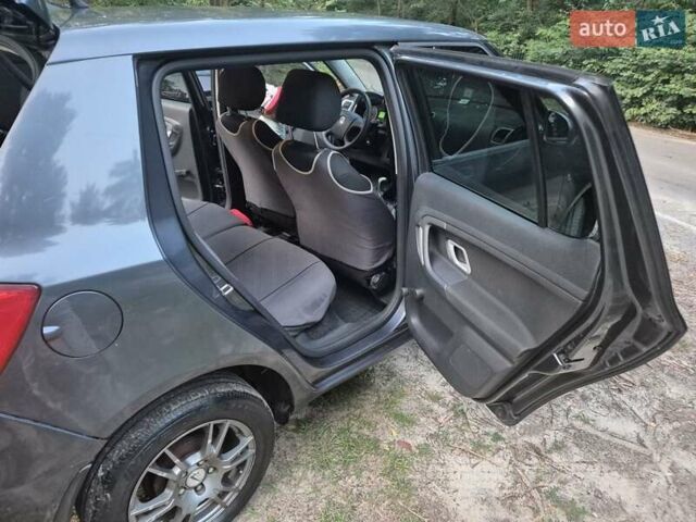 Синий Шкода Фабия, объемом двигателя 1.39 л и пробегом 225 тыс. км за 4700 $, фото 19 на Automoto.ua