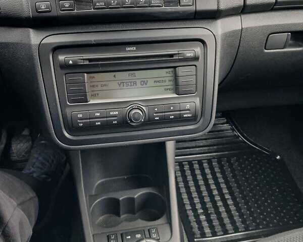 Синий Шкода Фабия, объемом двигателя 1.39 л и пробегом 176 тыс. км за 4200 $, фото 21 на Automoto.ua