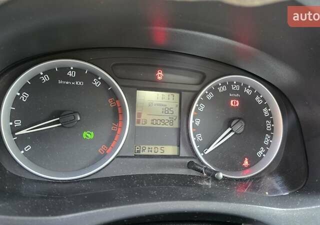 Синій Шкода Фабія, об'ємом двигуна 1.6 л та пробігом 100 тис. км за 7999 $, фото 45 на Automoto.ua