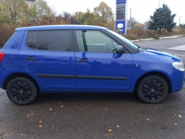 Синий Шкода Фабия, объемом двигателя 1.2 л и пробегом 188 тыс. км за 4500 $, фото 4 на Automoto.ua