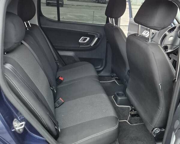 Синий Шкода Фабия, объемом двигателя 1.6 л и пробегом 144 тыс. км за 6999 $, фото 8 на Automoto.ua