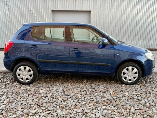 Синий Шкода Фабия, объемом двигателя 1.6 л и пробегом 173 тыс. км за 6200 $, фото 7 на Automoto.ua