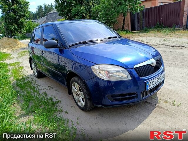 Синий Шкода Фабия, объемом двигателя 1.2 л и пробегом 136 тыс. км за 3900 $, фото 4 на Automoto.ua