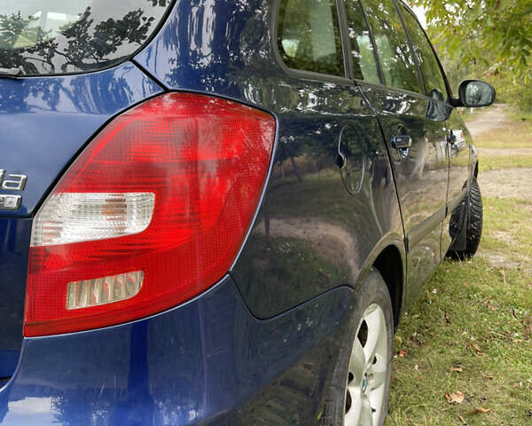 Синий Шкода Фабия, объемом двигателя 1.2 л и пробегом 188 тыс. км за 4200 $, фото 6 на Automoto.ua