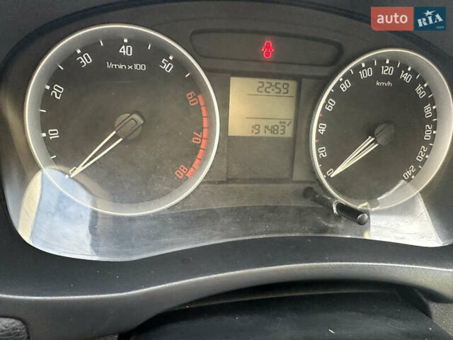 Синий Шкода Фабия, объемом двигателя 1.4 л и пробегом 191 тыс. км за 5200 $, фото 12 на Automoto.ua