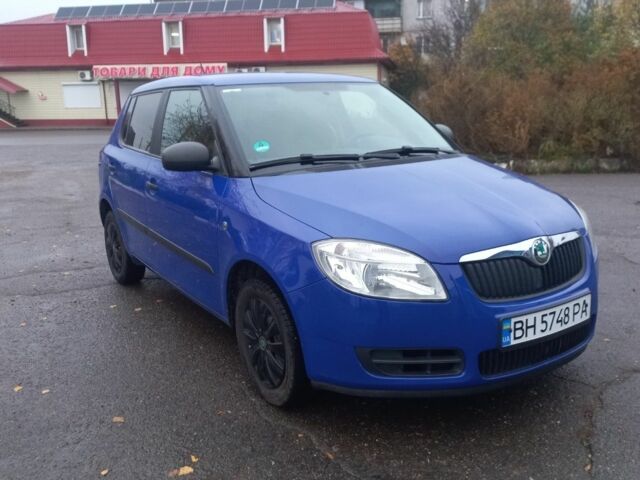Синий Шкода Фабия, объемом двигателя 1.2 л и пробегом 188 тыс. км за 4500 $, фото 3 на Automoto.ua