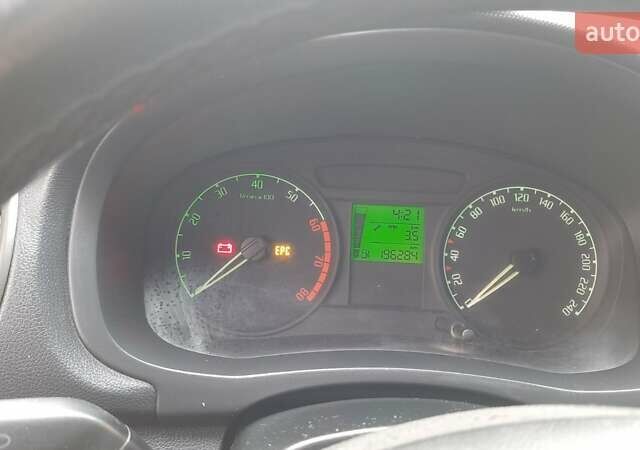 Синій Шкода Фабія, об'ємом двигуна 1.39 л та пробігом 196 тис. км за 4100 $, фото 11 на Automoto.ua