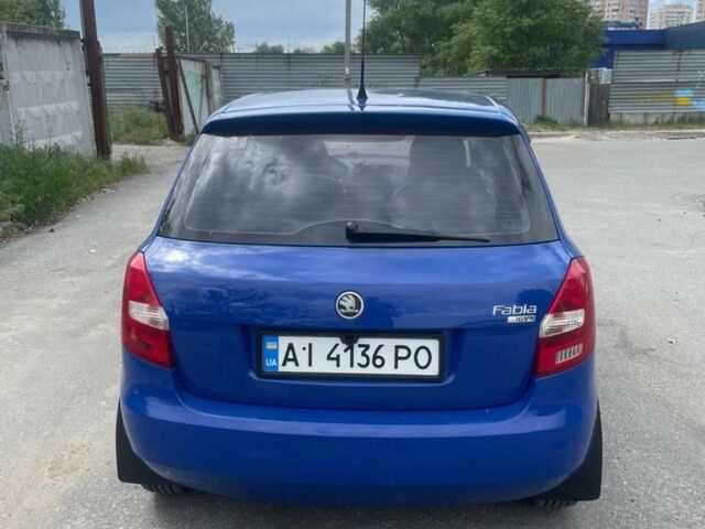 Синий Шкода Фабия, объемом двигателя 1.4 л и пробегом 280 тыс. км за 4600 $, фото 6 на Automoto.ua