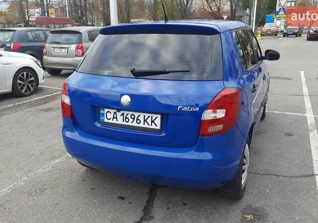 Синій Шкода Фабія, об'ємом двигуна 1.39 л та пробігом 196 тис. км за 4100 $, фото 3 на Automoto.ua