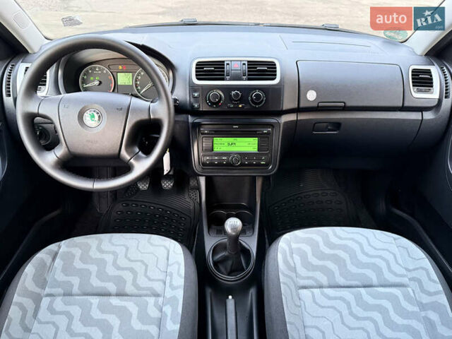 Синий Шкода Фабия, объемом двигателя 1.4 л и пробегом 236 тыс. км за 4900 $, фото 24 на Automoto.ua