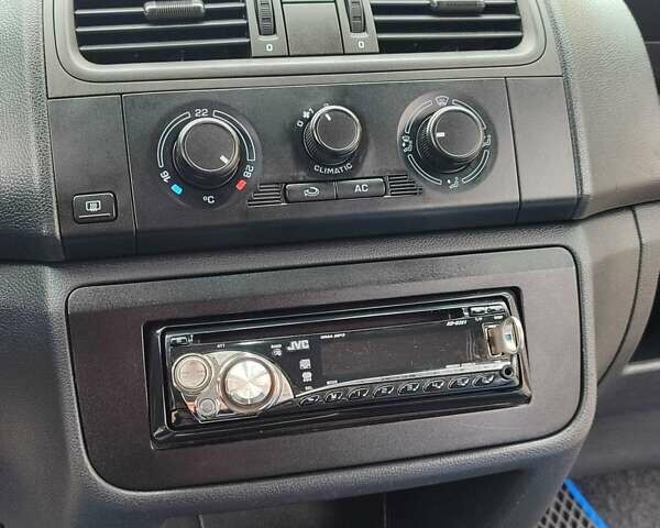 Синий Шкода Фабия, объемом двигателя 1.2 л и пробегом 199 тыс. км за 4800 $, фото 10 на Automoto.ua