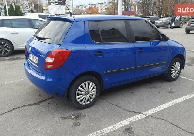 Синій Шкода Фабія, об'ємом двигуна 1.39 л та пробігом 196 тис. км за 4100 $, фото 1 на Automoto.ua