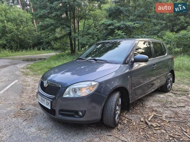 Синий Шкода Фабия, объемом двигателя 1.39 л и пробегом 225 тыс. км за 4700 $, фото 6 на Automoto.ua