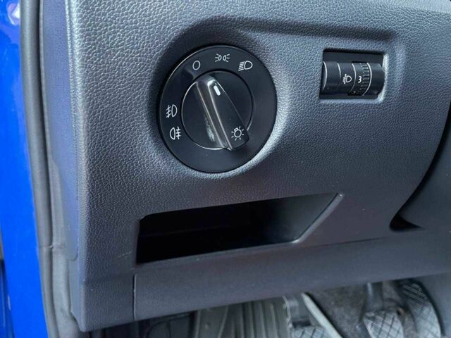 Синий Шкода Фабия, объемом двигателя 1.4 л и пробегом 200 тыс. км за 4699 $, фото 5 на Automoto.ua