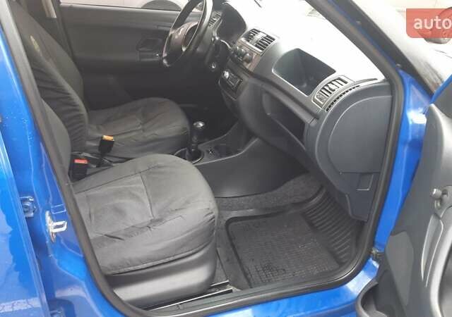 Синій Шкода Фабія, об'ємом двигуна 1.39 л та пробігом 196 тис. км за 4100 $, фото 8 на Automoto.ua