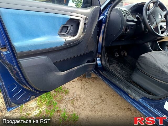 Синий Шкода Фабия, объемом двигателя 1.2 л и пробегом 136 тыс. км за 3900 $, фото 10 на Automoto.ua