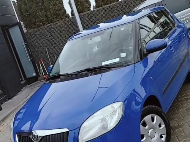 Синий Шкода Фабия, объемом двигателя 1.4 л и пробегом 230 тыс. км за 5500 $, фото 4 на Automoto.ua