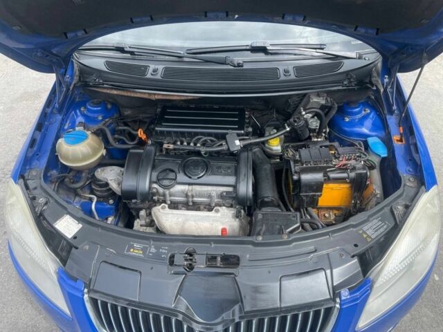 Синий Шкода Фабия, объемом двигателя 1.4 л и пробегом 280 тыс. км за 4600 $, фото 1 на Automoto.ua