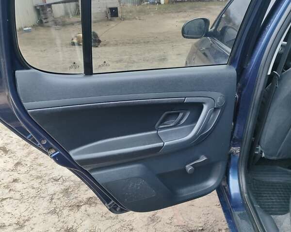 Синий Шкода Фабия, объемом двигателя 1.2 л и пробегом 138 тыс. км за 5200 $, фото 8 на Automoto.ua