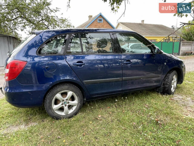 Синий Шкода Фабия, объемом двигателя 1.2 л и пробегом 188 тыс. км за 4200 $, фото 7 на Automoto.ua