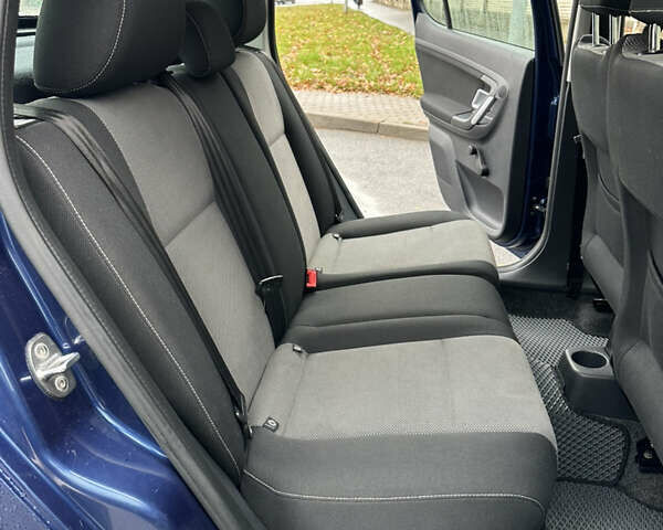 Синий Шкода Фабия, объемом двигателя 1.39 л и пробегом 280 тыс. км за 4800 $, фото 25 на Automoto.ua