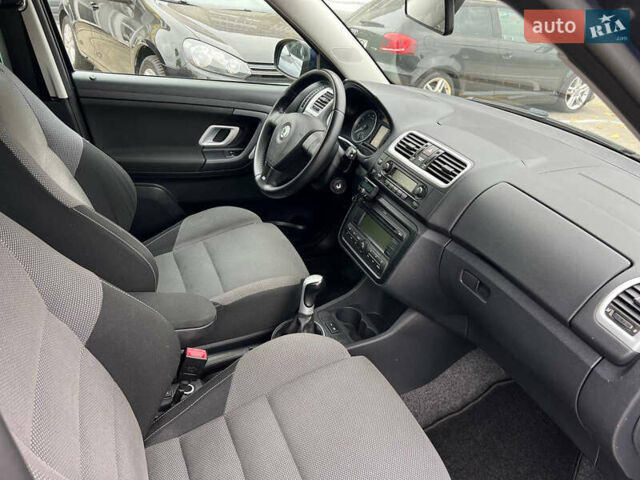 Синій Шкода Фабія, об'ємом двигуна 1.4 л та пробігом 147 тис. км за 6200 $, фото 4 на Automoto.ua