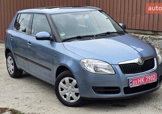 Синій Шкода Фабія, об'ємом двигуна 1.6 л та пробігом 100 тис. км за 7999 $, фото 8 на Automoto.ua