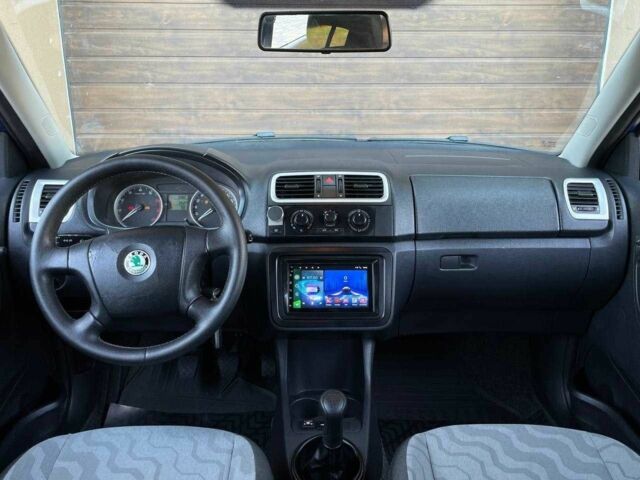 Синий Шкода Фабия, объемом двигателя 1.4 л и пробегом 200 тыс. км за 4699 $, фото 10 на Automoto.ua